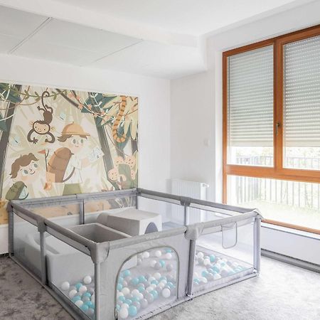 Apartment Sarmacka Wilanow With Parking, Sauna & Gym By Noclegi Renters Warsawa Bagian luar foto