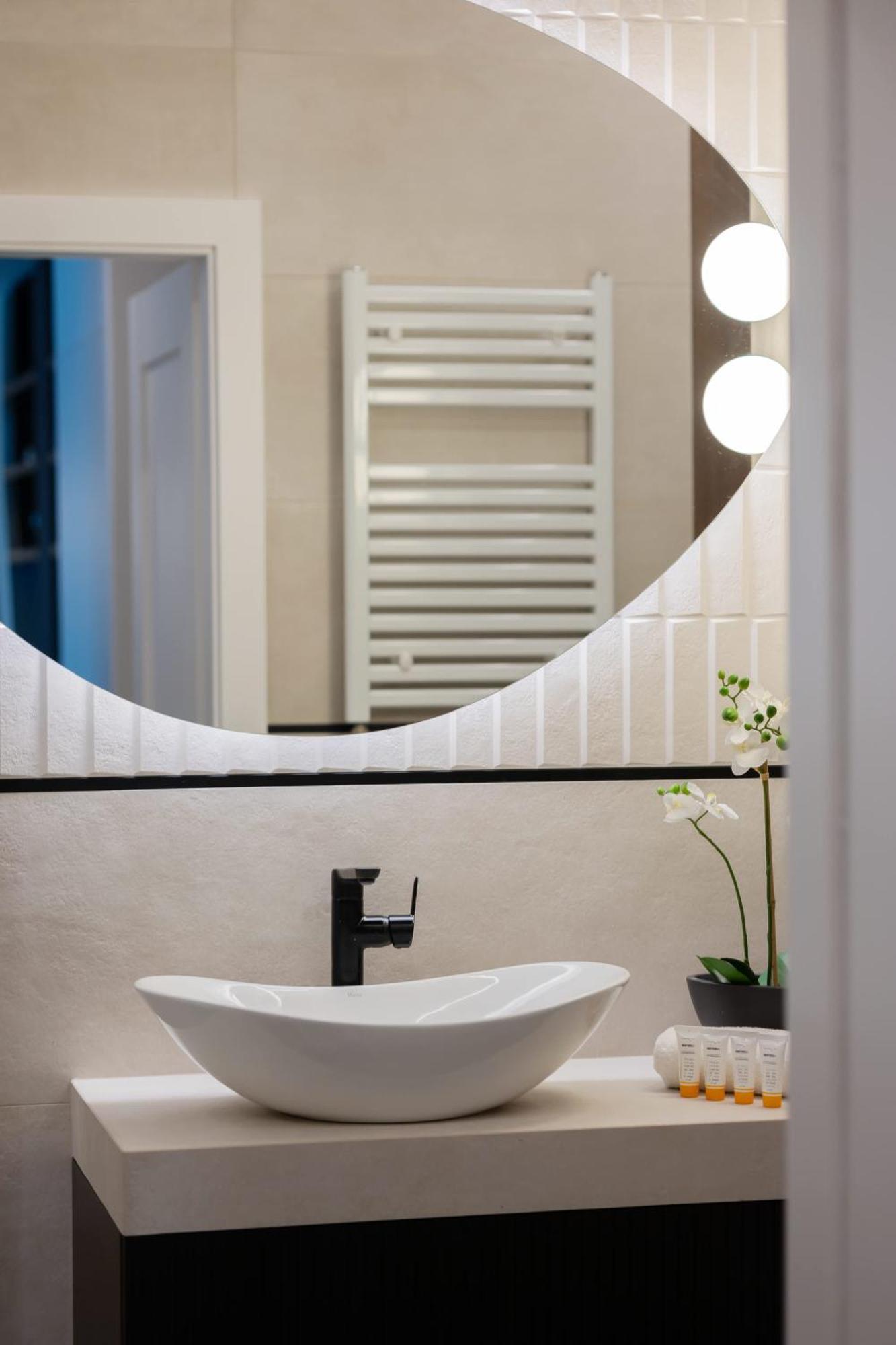 Apartment Sarmacka Wilanow With Parking, Sauna & Gym By Noclegi Renters Warsawa Bagian luar foto